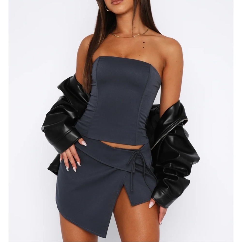 White Fox straplesss corset & skirt set!